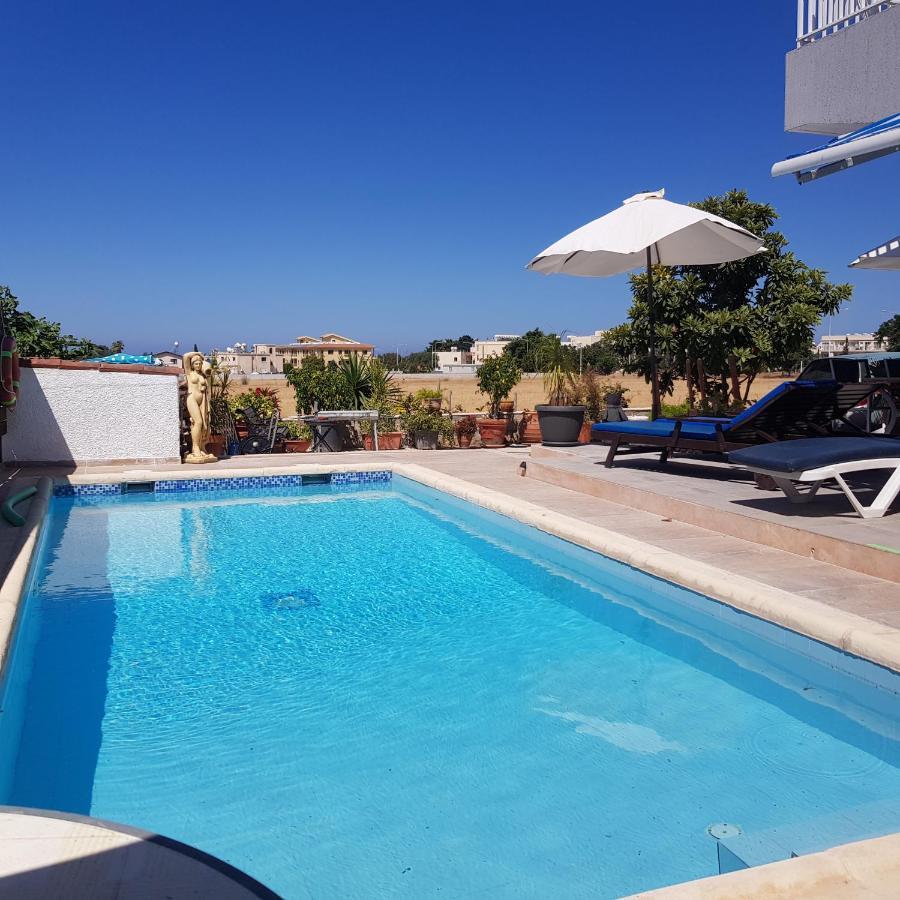 Peaceful Townhouse With Private Pool Near The Sea Apartment Paphos Luaran gambar