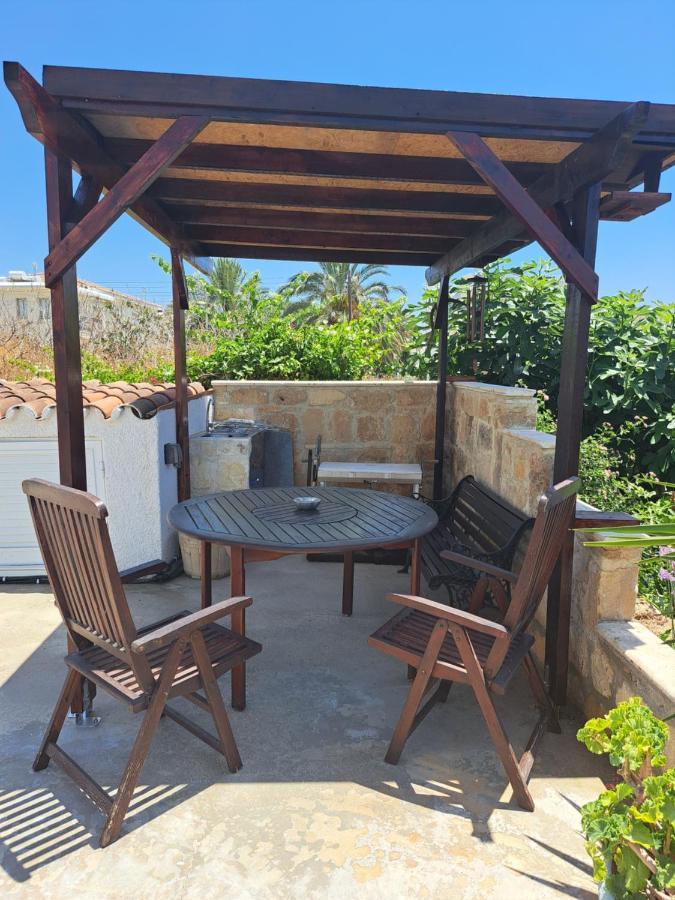 Peaceful Townhouse With Private Pool Near The Sea Apartment Paphos Luaran gambar