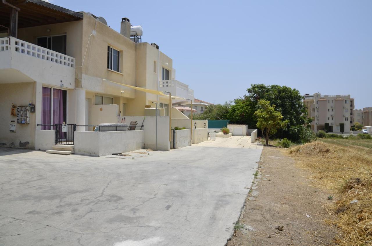Peaceful Townhouse With Private Pool Near The Sea Apartment Paphos Luaran gambar